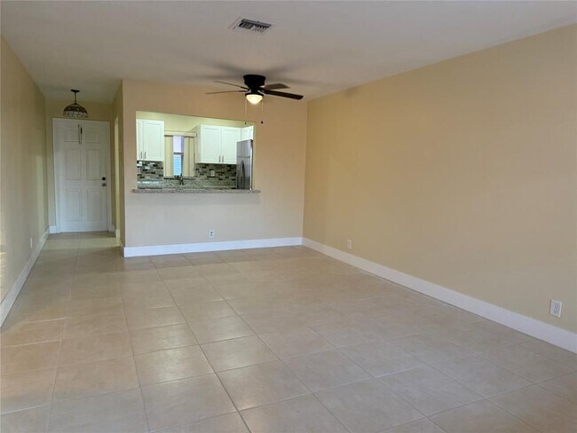 Foto del edificio - 1450 N Riverside Dr