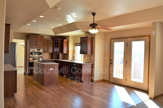 Foto del edificio - 13061 Crane Canyon Loop