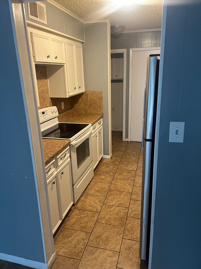 Foto del edificio - 715 W Tyler St