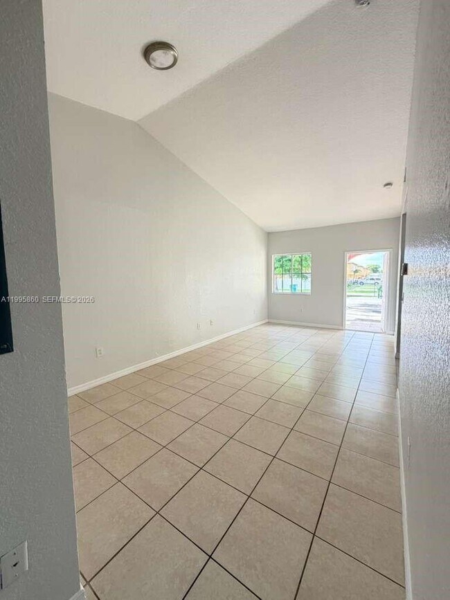 Foto del edificio - 31 NE 13th Ave