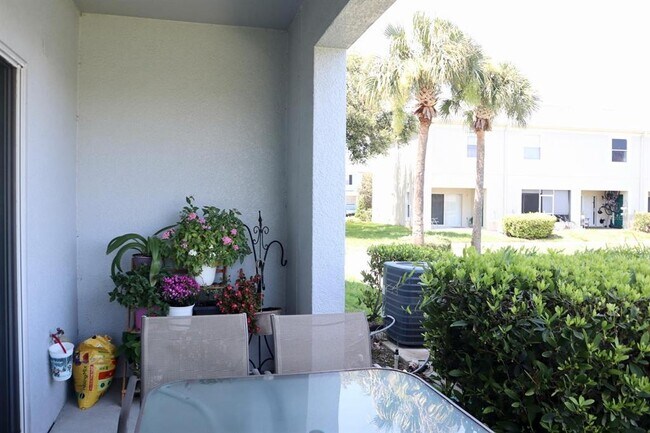 Foto del edificio - 9395 Flowering Cottonwood Rd