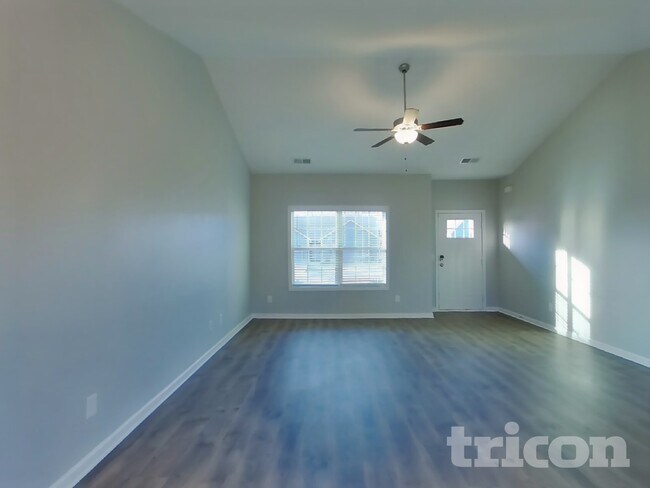 Foto del edificio - 718 W Coker Way