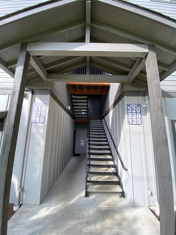 Building Photo - 4261 Hawthorne Ave NE