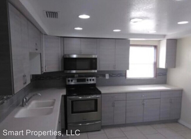 Building Photo - 3 br, 2 bath House - 2909 S Lake Deer Dr