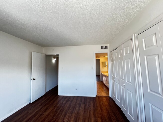 Building Photo - Location! Location! Location! Lovely 2-Sto...