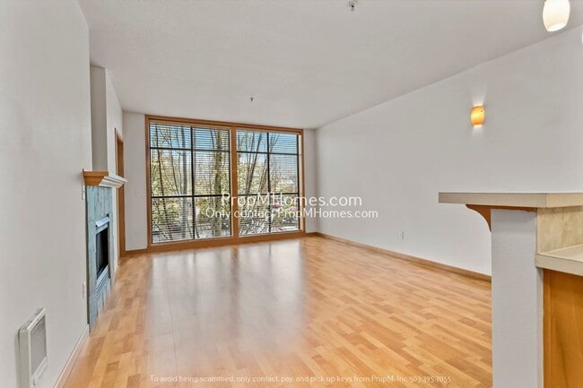 Foto del edificio - Light Filled One Bedroom Condo at the Beranger!