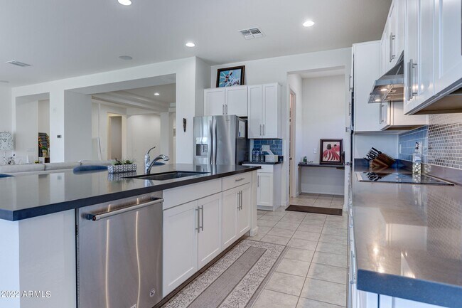 Foto del edificio - 22533 N 93rd Dr