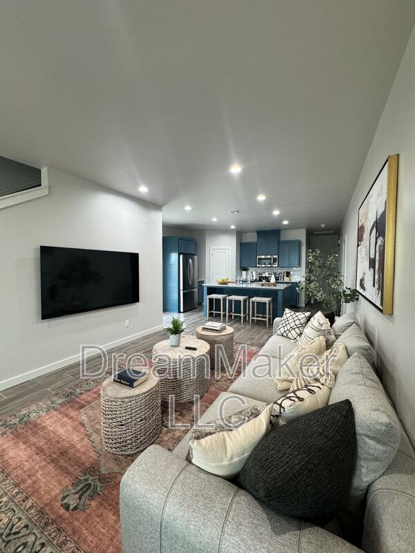 Building Photo - 2807 Clifton Ter