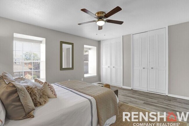 Building Photo - Rhodes Townhomes - Two Story 2 Bedrooms / ...