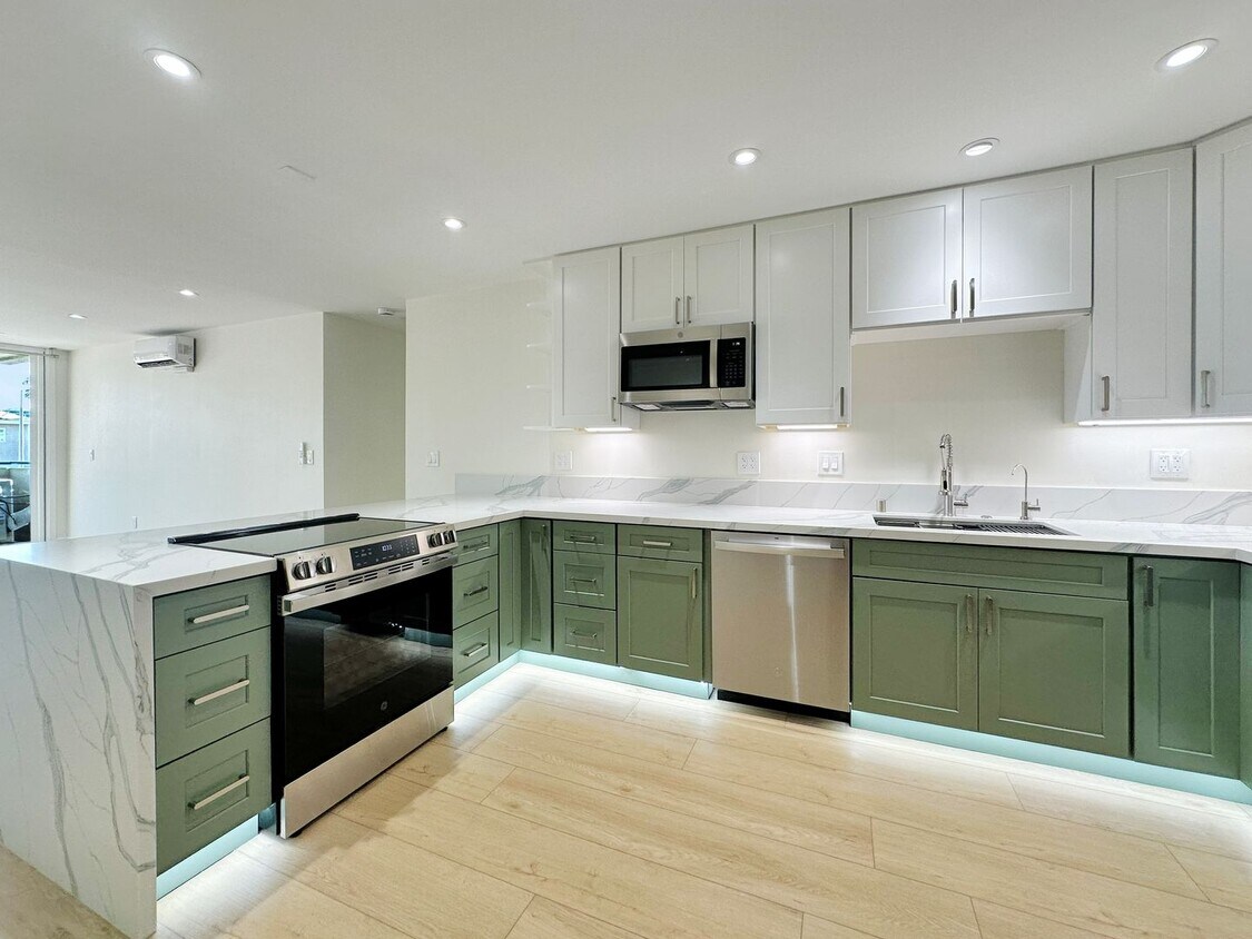 Foto principal - Beautiful 2BD/2BA Fully Remodeled w/ Reserved Parking & AC in Mission Beach!