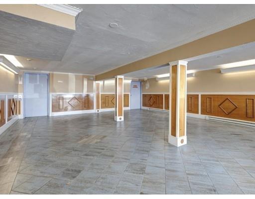 Building Photo - 18 Wrentham Rd