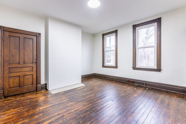 Building Photo - AVAILABLE NOW  - Spacious home w/ Patio in...