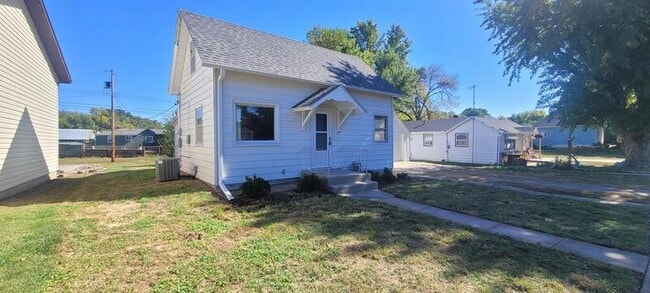 Foto del edificio - 120 N Iowa Ave