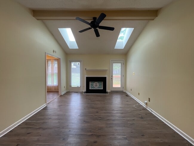 Building Photo - 2312 Faucette Ave