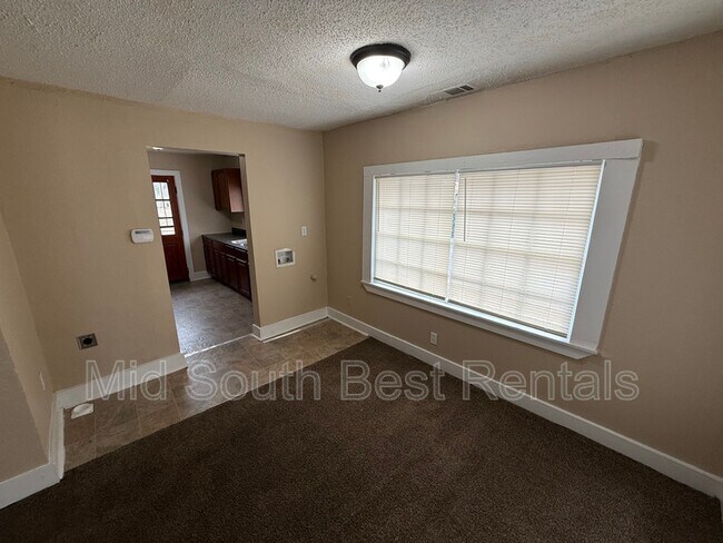 Building Photo - 946 Semmes St