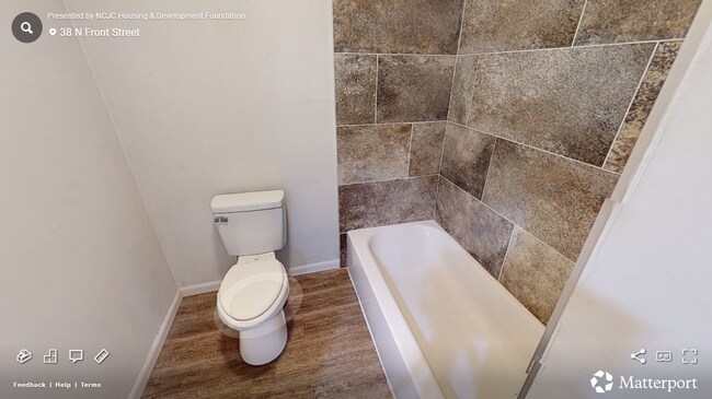 Foto del edificio - 36-38 N Front St