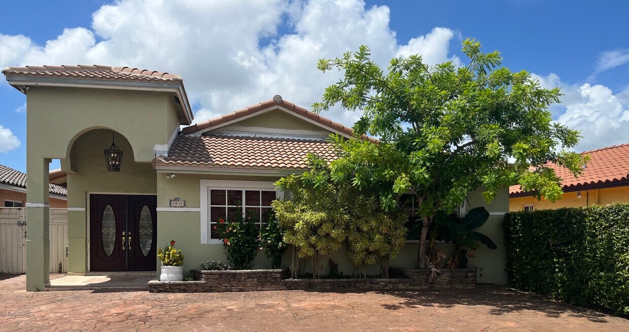 Beautiful Single Family - 8938 NW 112th Ter