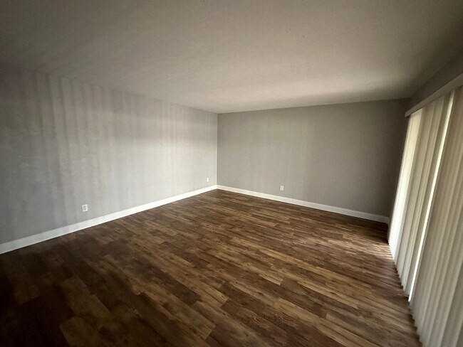 Foto del edificio - $1600-$2000 P.M