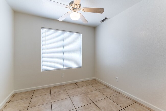 Building Photo - Two Bedroom Downstairs Condo