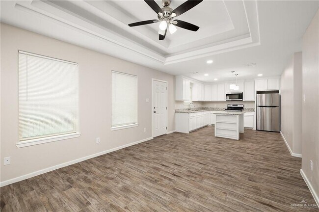 Building Photo - 1305 Alta Vis Dr
