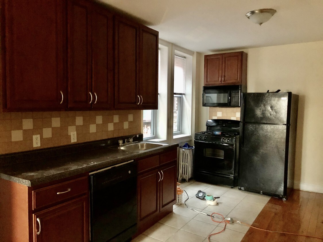 Primary Photo - 403 Avenue C