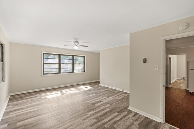 Foto del edificio - 5808 Fountain Rd