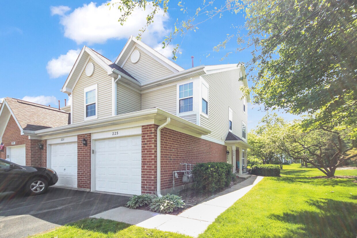 Foto principal - 225 Ashbury Ln W