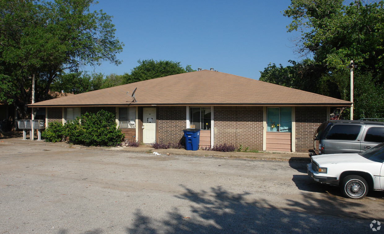 Primary Photo - Walnut Village Fourplexes