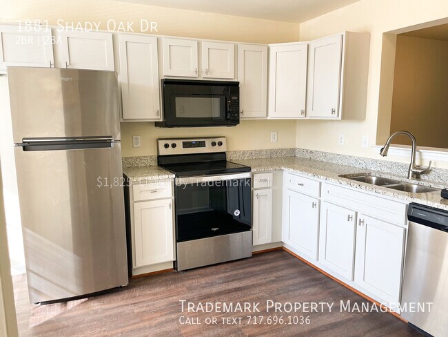 Foto del edificio - Spacious 2 Bedroom Town Home