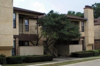 Building Photo - 1716 Crest Grove Dr