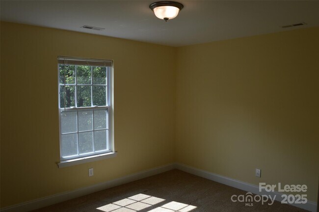 Foto del edificio - 132 Springfield Rd