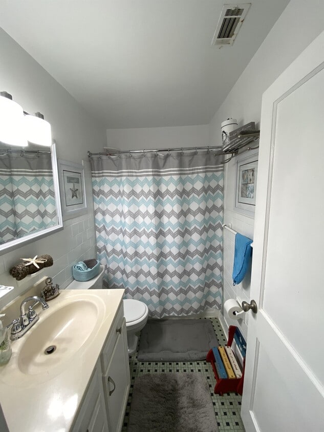 Primary Photo - 756 W Ocean View Ave