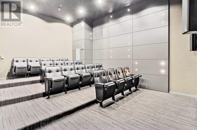 Building Photo - 15 Grenville St