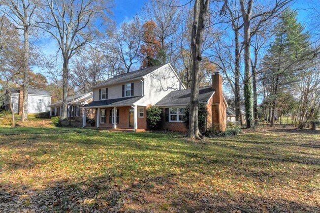 Foto del edificio - Renovated 4br/2.5bth 2-Story in Coventry W...