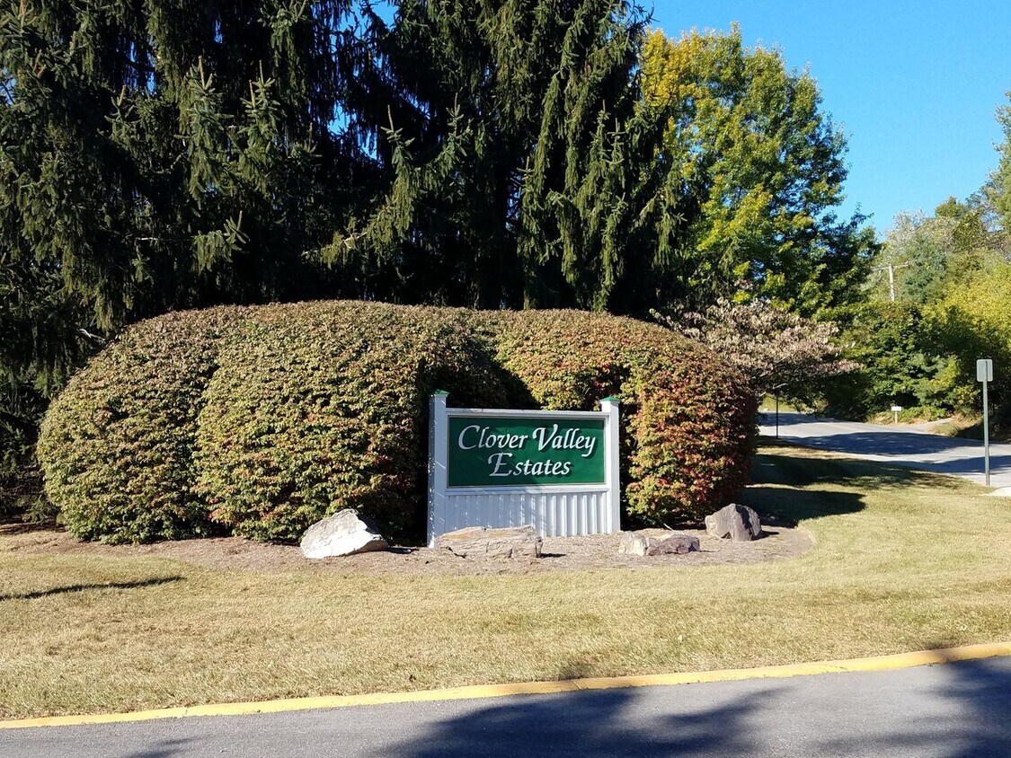 Foto del edificio - 172 Clover Valley Cir