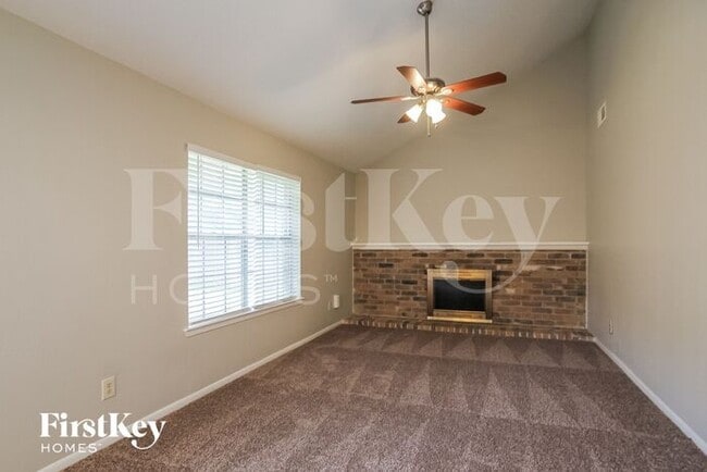 Building Photo - 12222 Yearling Dr