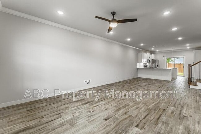 Building Photo - 3305 SW Hillstone Ave