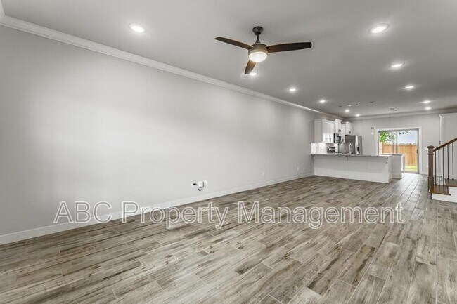 Foto del edificio - 3305 SW Hillstone Ave