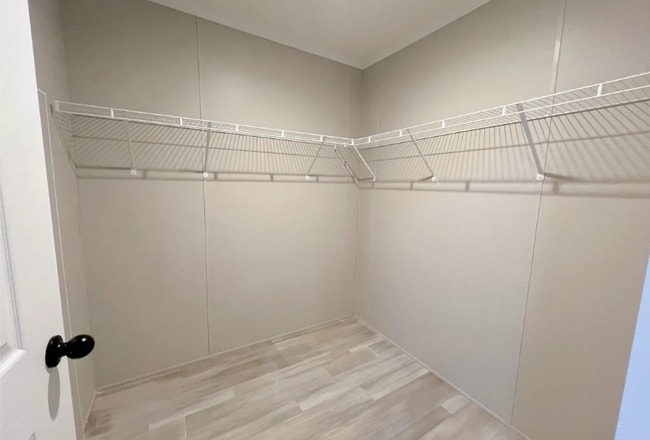 Building Photo - 6588 N Hampshire Dr