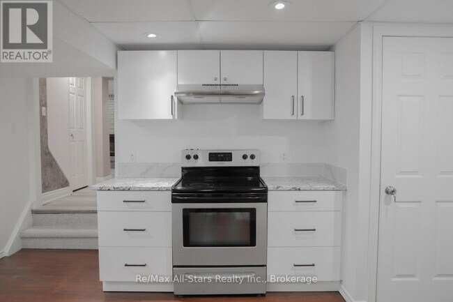 Photo du bâtiment - 1 Crescent Ct