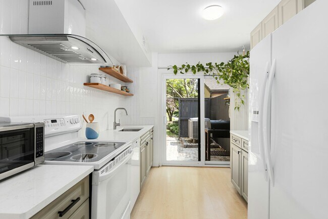 Foto del edificio - 11247 Snowflake Ct