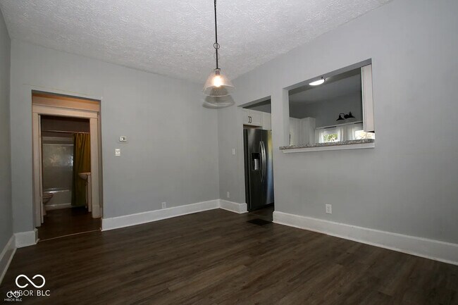 Foto del edificio - 56 Central Ave