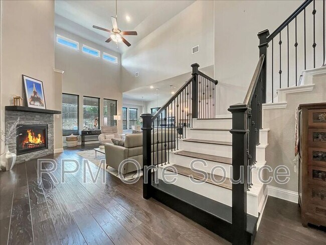 Building Photo - 6112 Lipan Lane