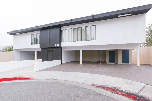 Foto del edificio - 451 Coronado Terrace