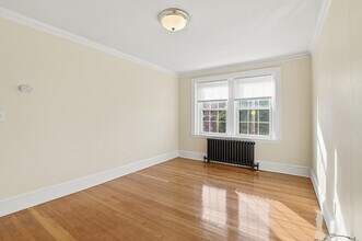 Building Photo - 17 Greenleaf St