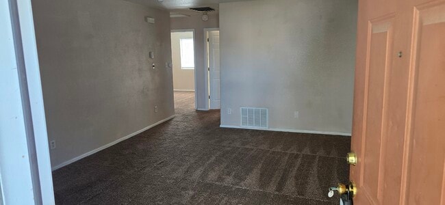 Building Photo - 3005 Acero Ave