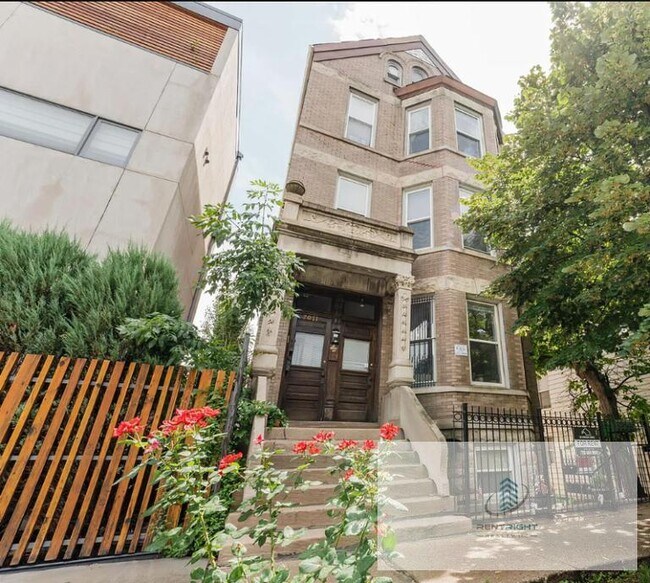 Building Photo - 2071 N Leavitt St