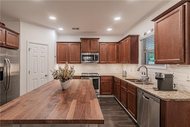 Building Photo - 4315 Suwanee Mill Dr