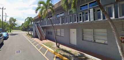 Building Photo - 4732 SW 33rd Ave