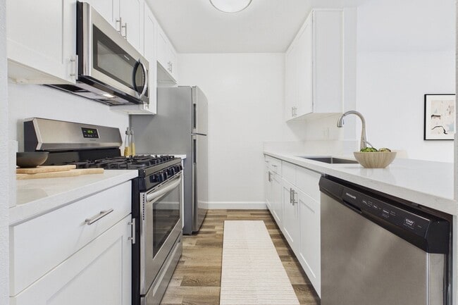 Building Photo - Valleywood Apartments